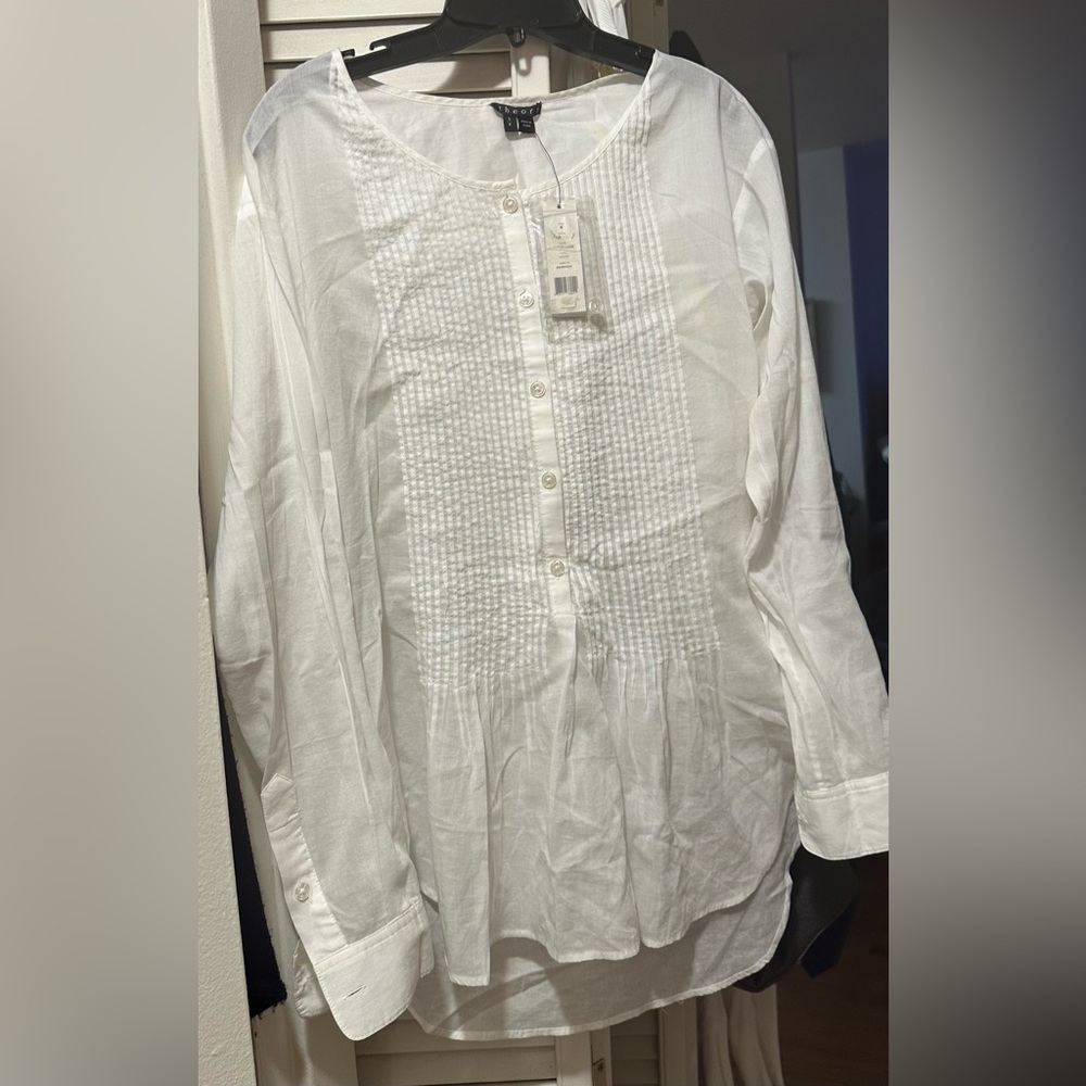 Theory cotton top with tag